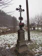 Wayside cross in chov, Teb District.JPG