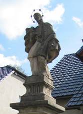 Socha sv. Jana Nepomuckho Bylnice.JPG