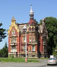 File:Klasicistn vily ve Varnsdorfu.JPG