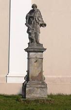 Sochy sv. Cyrila a Metodje a sv. Jana Nepomuckho