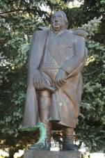 Pomnk generla Kutuzova Kenovice - socha.jpg
