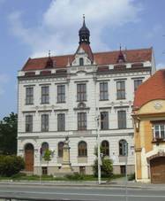 Zkladn umleck kola Frantika Suila.jpg