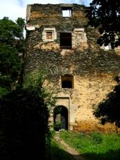 Hrad_Nov_Hrdek,_zcenina.JPG