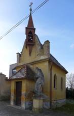 Kaple se sochou sv. Jana Nepomuckho