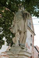 Pravice, socha sv. Donta (4101).jpg