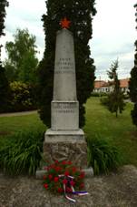 Stokovice na Louce, pamtnk II.jpg